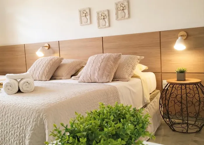 Pousada Luz do Sol, com piscina, quartos amplos e confortáveis no centro de Carrancas