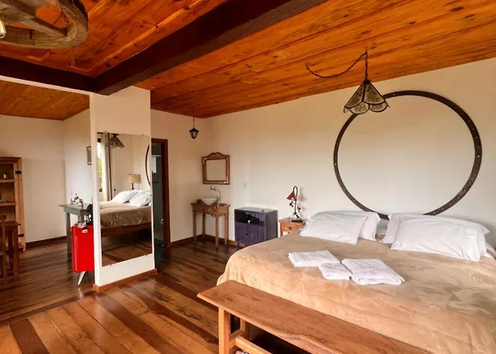 Chale Da Mata Lavras Novas Acomodação com café da manhã