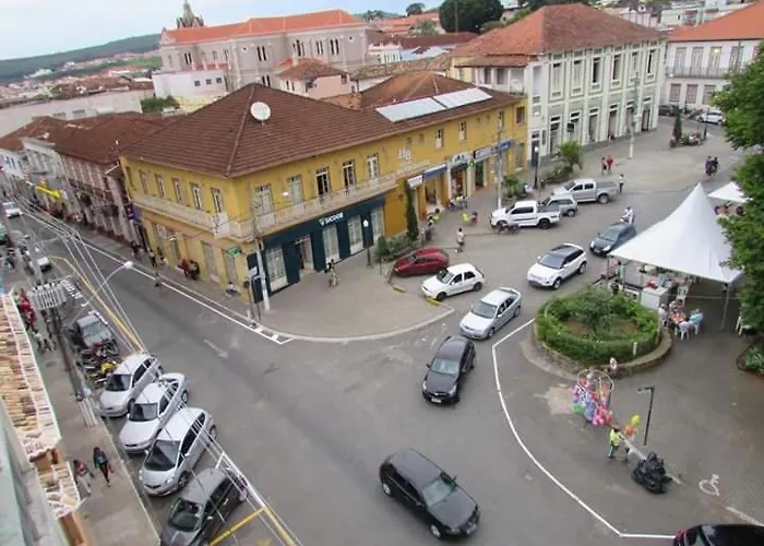 Hotel Bandeirante Oliveira